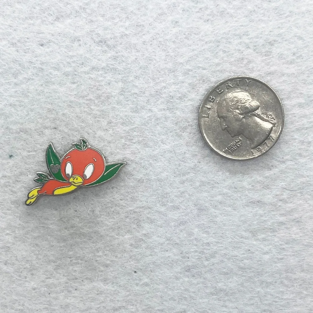 🔮 5/$25 Disney Flying Orange Bird‎ Pin
